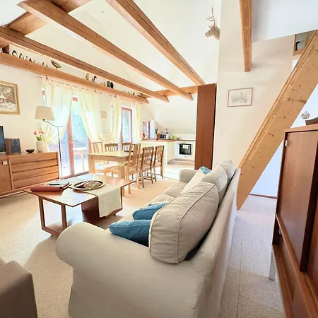 Luxury Near Bled & The Alps 度假居 *