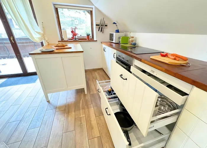 Luxury Near Bled & The Alps 度假居 *